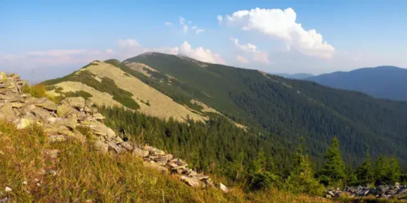 Ravanda Kalesi’nde Doğa Yeniden Canlanıyor